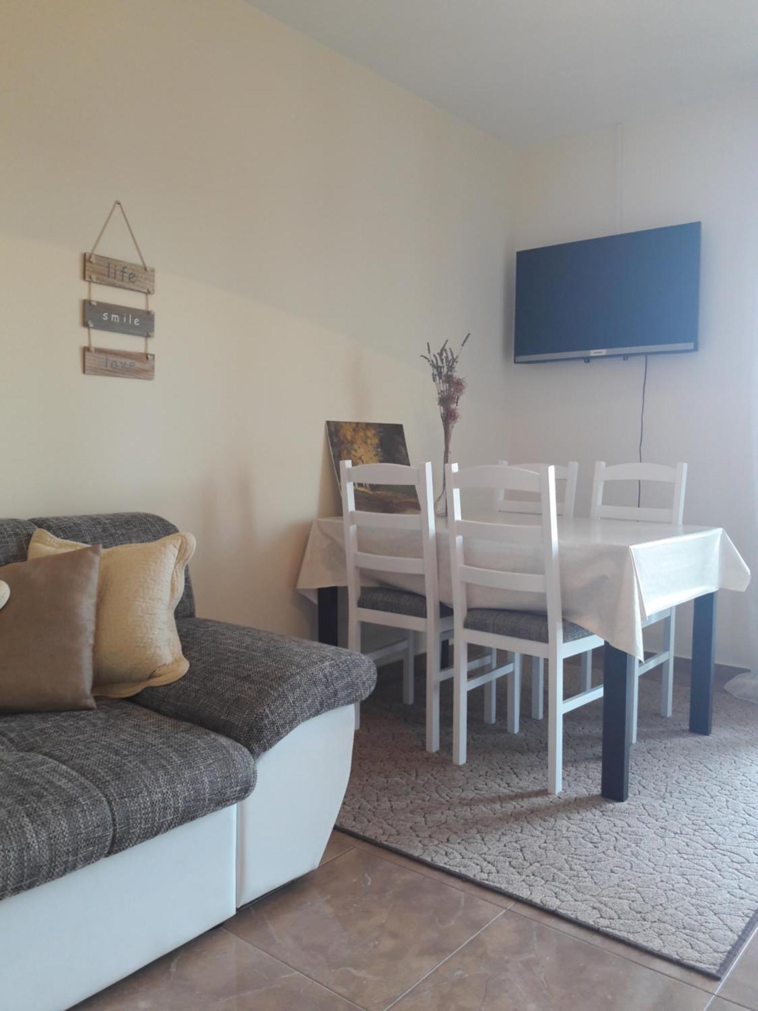 Guest House Jelsa الغرفة الصورة